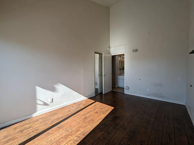 4058 Mahaila Ave #F — Photo 33