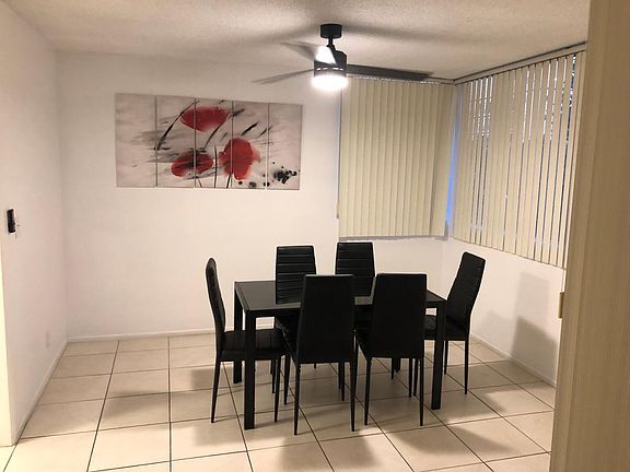 2nd image of 153 San Vicente Blvd APT 3K