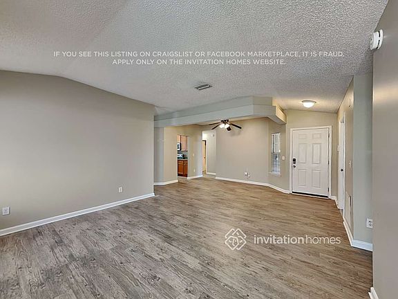 3rd image of 12370 Carriann Cove Trl S