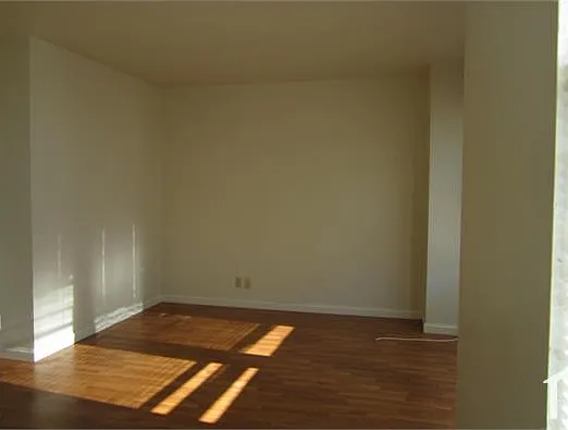 3 bed, 1000 sqft, $2,750 — Photo 2