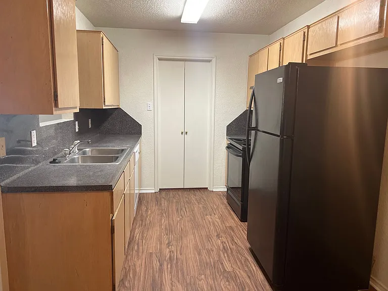 2600 Alma Dr — Photo 5