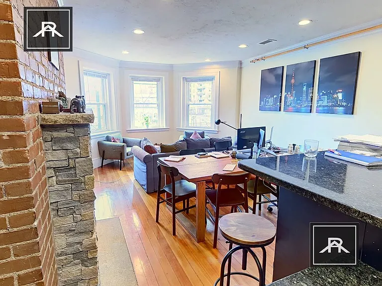1616 Beacon St #2 — Photo 9