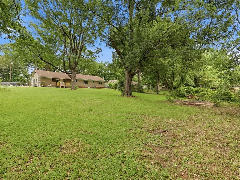 210 Mount Salus Rd — Photo 37