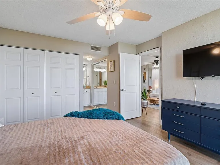 900 Cove Cay Dr #5F — Photo 31