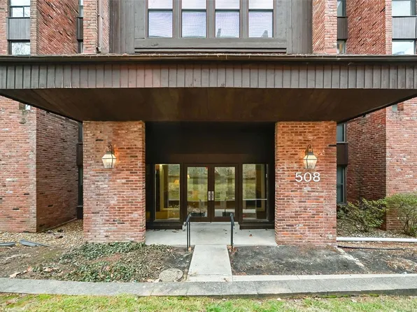 508 Coeur De Royale Dr APT 301, Saint Louis, MO 63141
