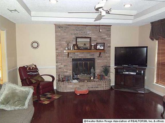 2nd image of 1105 E Angela St