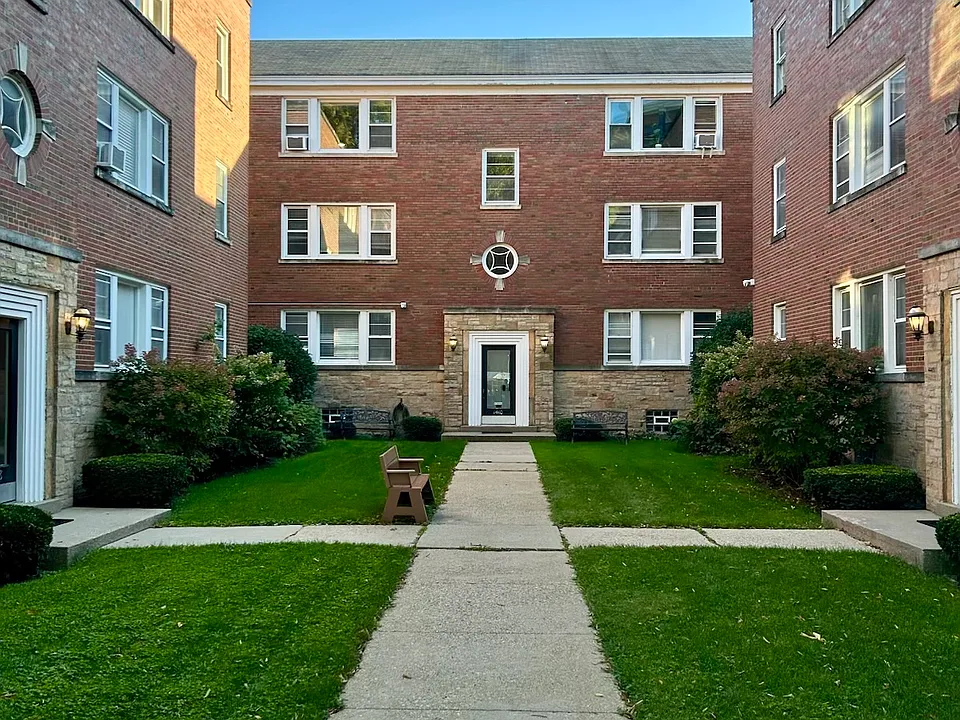 1410 Central St #1E