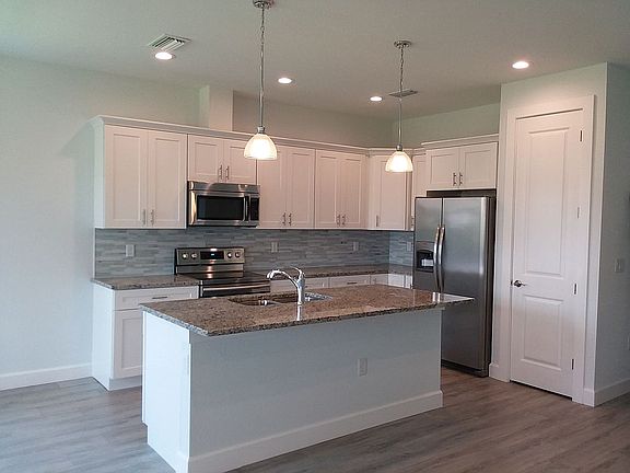 3rd image of 3120 Palm Dr