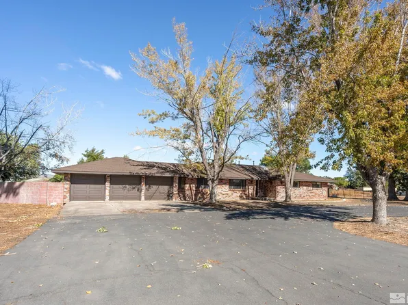 520 Country Dr, Fernley, NV 89408