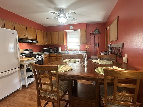 5th image of 2915 Whewell Ave