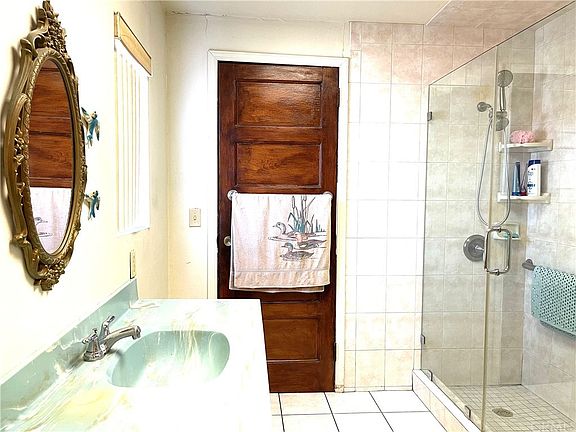4th image of 3035 E 5th St