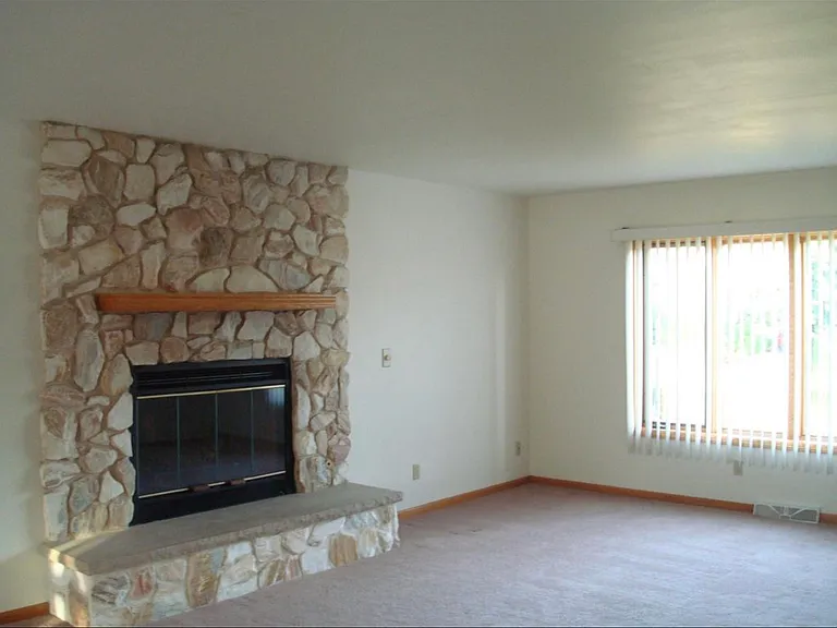 N26W26334 Quail Hollow Rd #B — Photo 2
