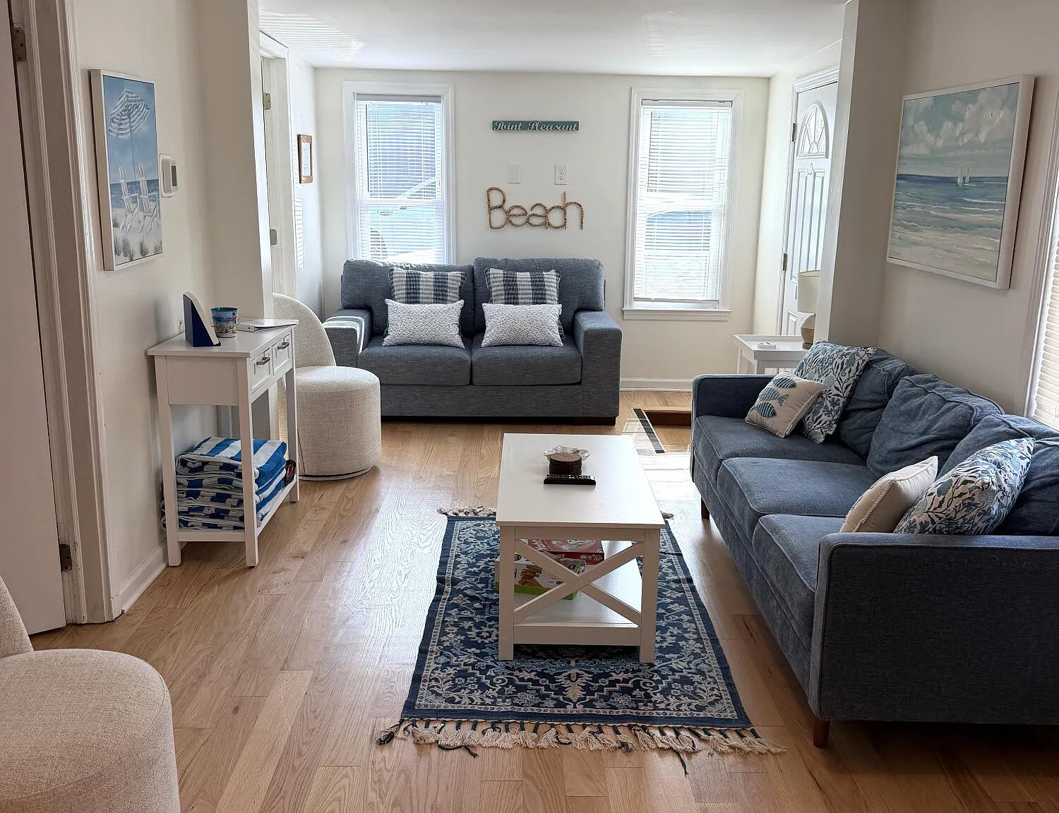 4 bed, 705 sqft, $2,000 — Photo 2