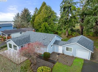 745 Caroline St NE, Bandon, OR 97411
