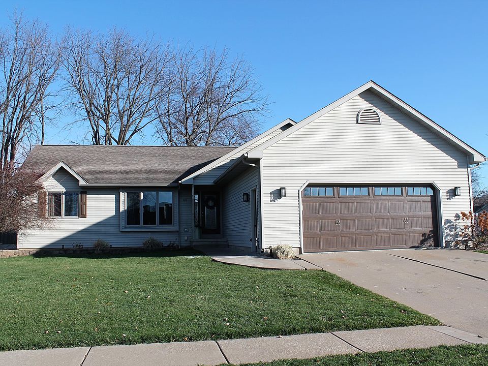 1st image of 105 Marigold Ln N