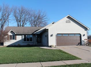 105 Marigold Ln N, West Salem, WI 54669