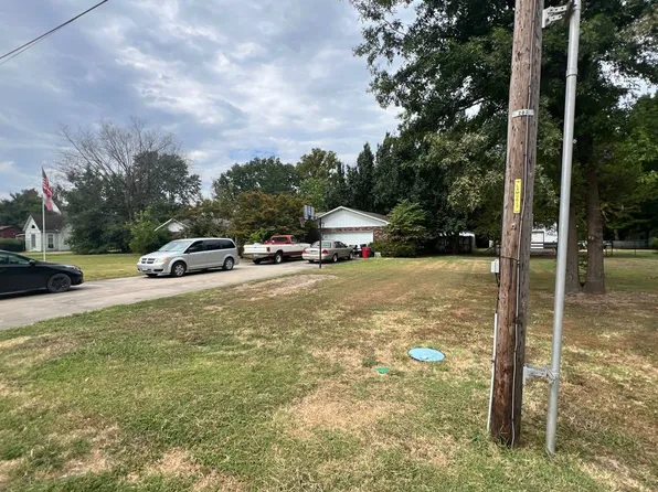203 Walnut St, Lamar, MO 64759