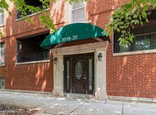 3920 W Roscoe St #3, Chicago, IL 60618