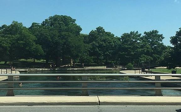 4th image of 135 Lake Gln