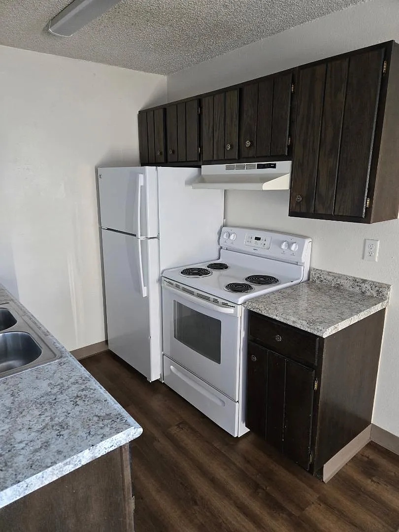 Unit Photo - 40 S Grand Ave