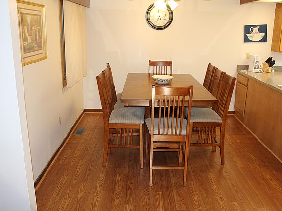 4th image of 57 Valley View Ct