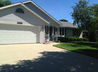 1310 Heritage Ct, Watertown, WI 53098