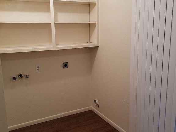 5th image of 814 Llano Pl