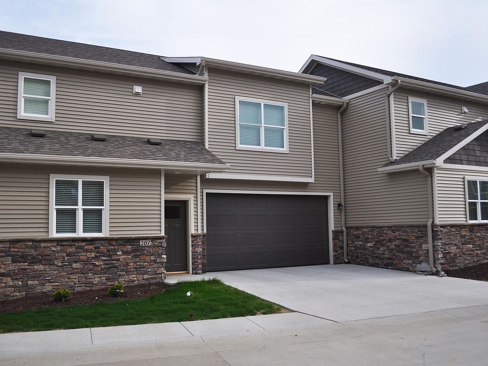 1st image of 219 NE Chalet Ln