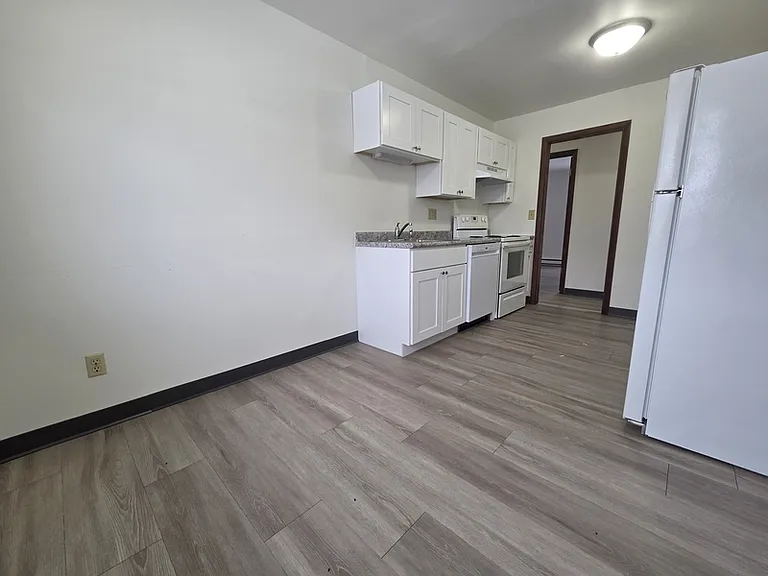 1057 W Cecil St #4 — Photo 26