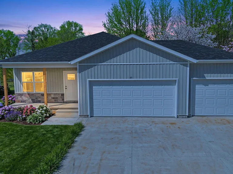 44 Whitley Ln — Photo 4