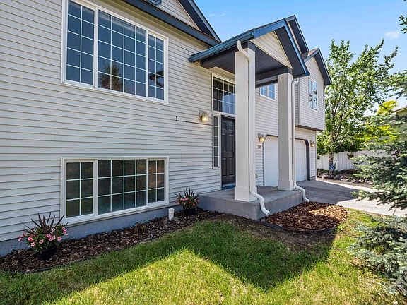 3rd image of 3109 Thistle Creek Ln