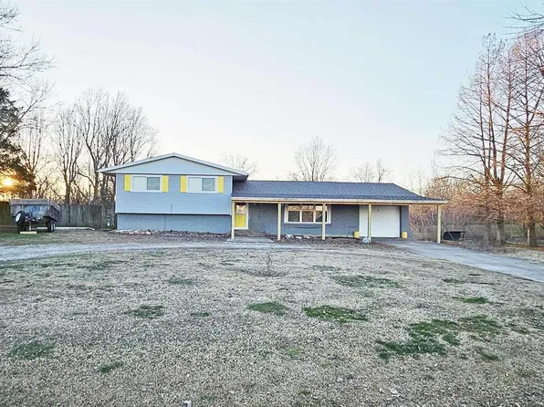 215 Valley Rd, Mounds, IL 62964