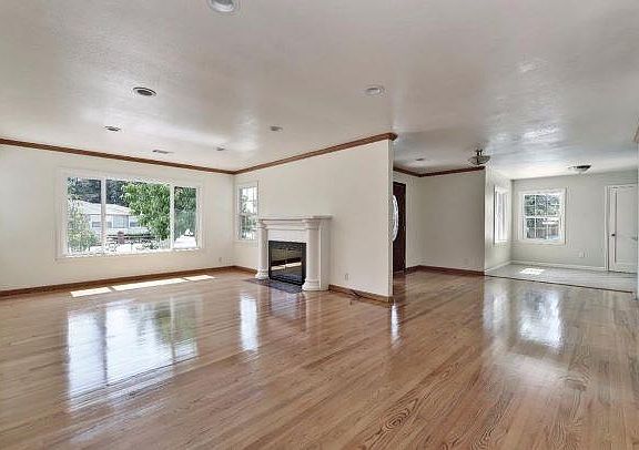 2nd image of 3955 Golf Dr