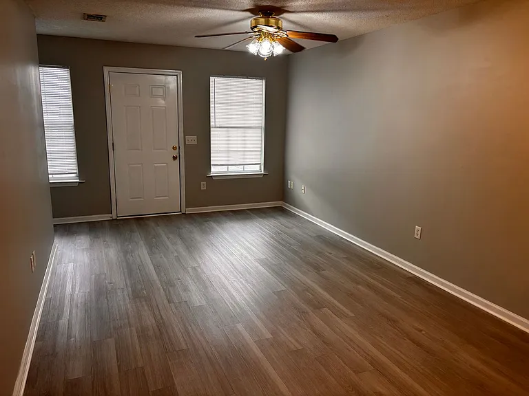 1501 Myrtle St — Photo 12
