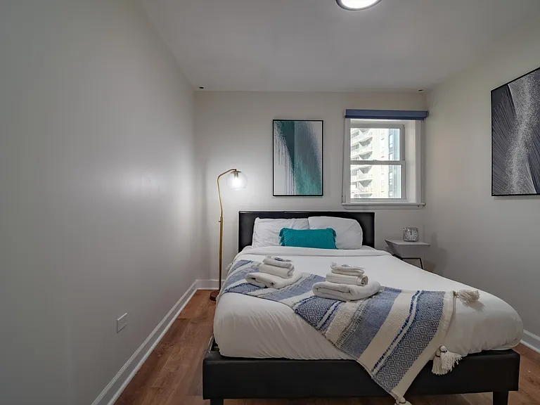 117 E Bellevue Pl #4 — Photo 21