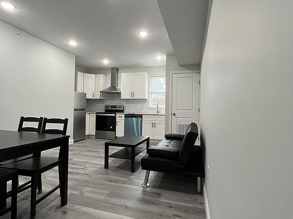 3rd image of 106 S 42nd St #2B2B