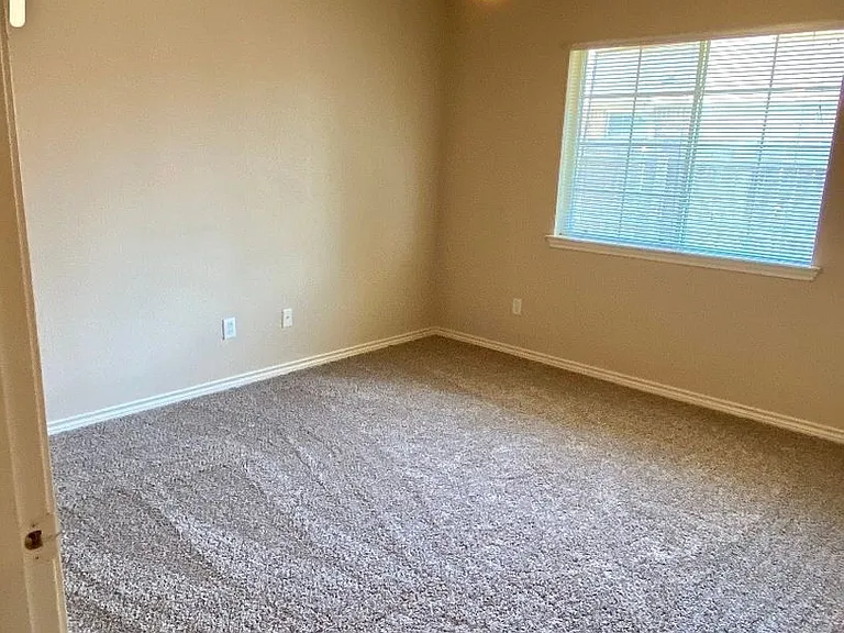 3606 Glenna Ct — Photo 10
