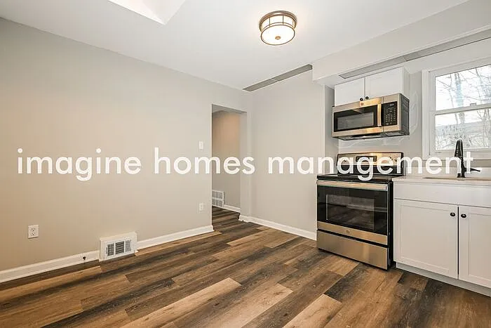 1335 Stowe Ave — Photo 5