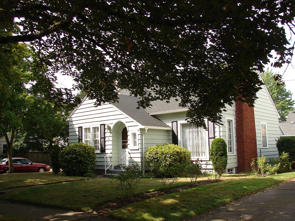 2nd image of 1605 Jefferson St NE