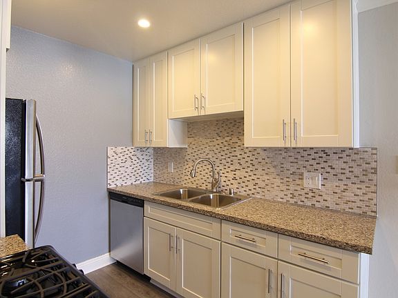 5th image of 14520 Magnolia Blvd APT 208