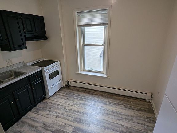 4th image of 731-733 Grace St