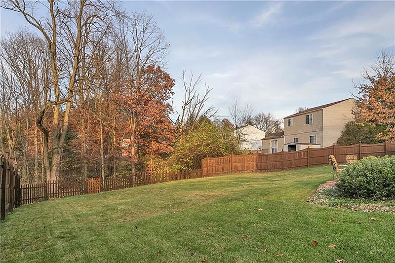 141 Briarwood Ln, Cranberry Township, PA 16066 Zillow