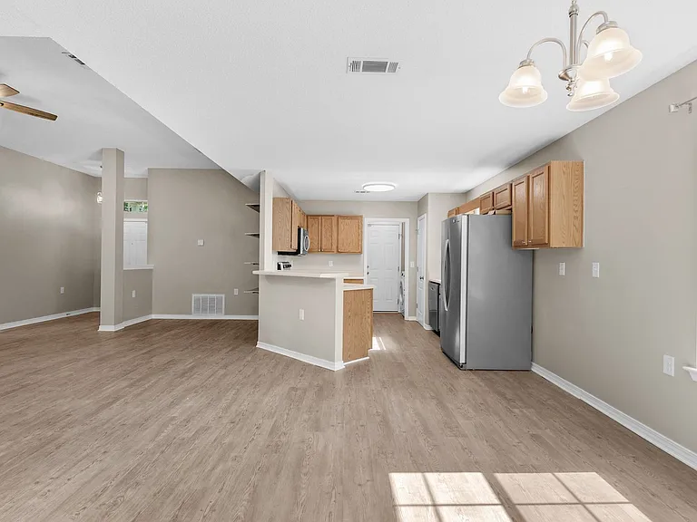 1477 Sturbridge Pl — Photo 5