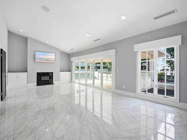 2418 W Palm Dr — Photo 25
