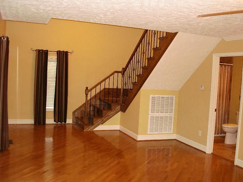 2nd image of 1690 Parkburg Rd