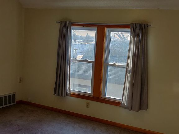 2nd image of 2531 30th Ave S