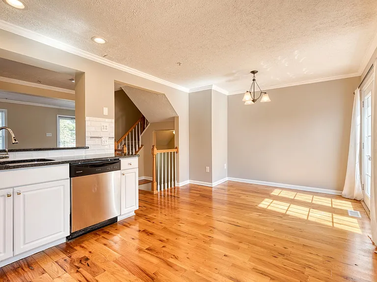 490 Crestridge Way — Photo 13
