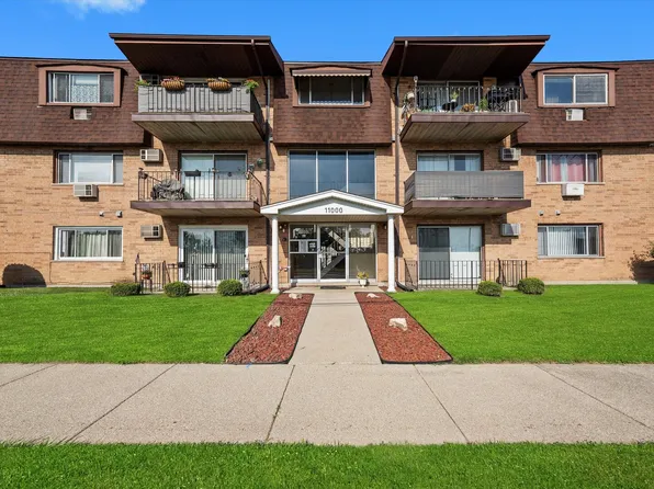 11000 S Central Ave #2C, Chicago Ridge, IL 60415
