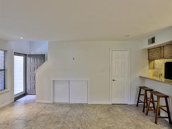 5th image of 3201 Donnelly Cir