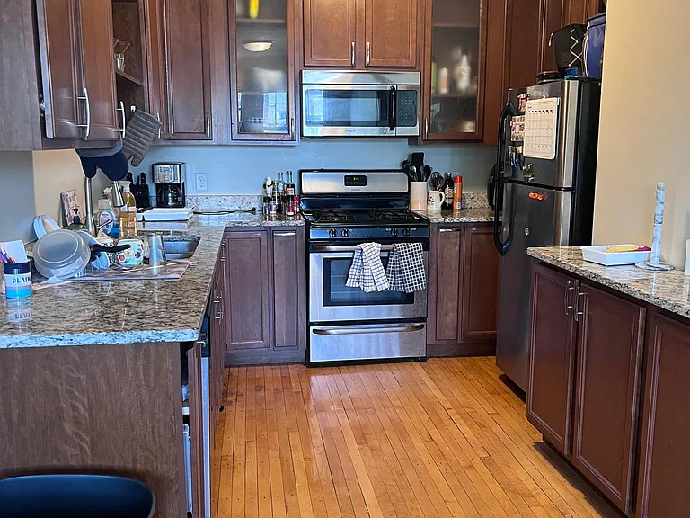 2517 Bryant Ave S #103 — Photo 3
